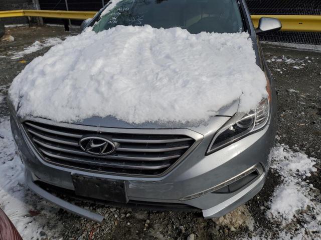 5NPE24AF6FH039231 - 2015 HYUNDAI SONATA SE SILVER photo 11