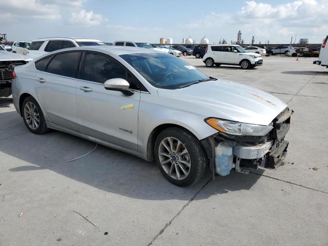 3FA6P0LU8HR301444 - 2017 FORD FUSION SE HYBRID SILVER photo 4