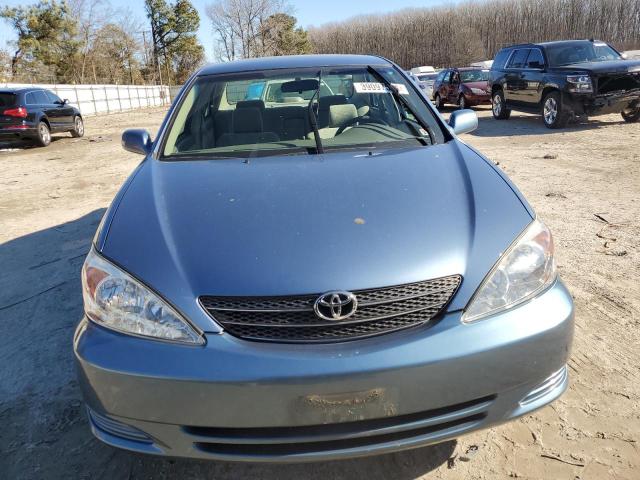 4T1BF30K64U581606 - 2004 TOYOTA CAMRY LE BLUE photo 5