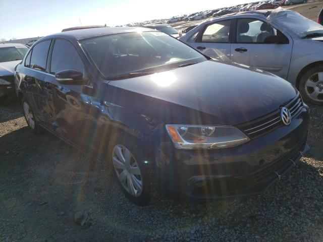 3VWDP7AJ8DM205627 - 2013 VOLKSWAGEN JETTA SE BLUE photo 4