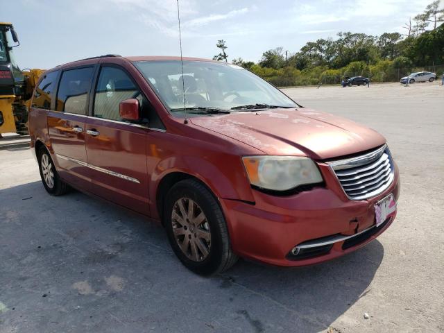 2A4RR8DG4BR656398 - 2011 CHRYSLER TOWN & COU TOURING L RED photo 4