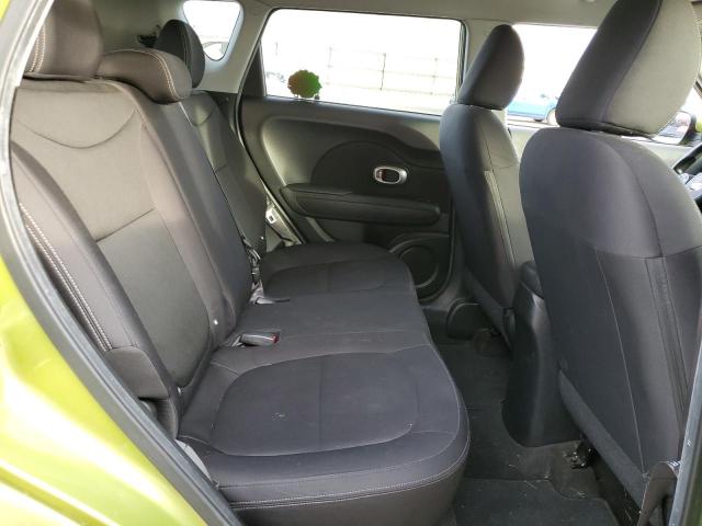 KNDJN2A22F7760223 - 2015 KIA SOUL GREEN photo 10