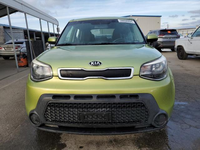 KNDJN2A22F7760223 - 2015 KIA SOUL GREEN photo 5