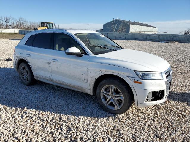 WA1ANAFY7K2067978 - 2019 AUDI Q5 PREMIUM WHITE photo 4