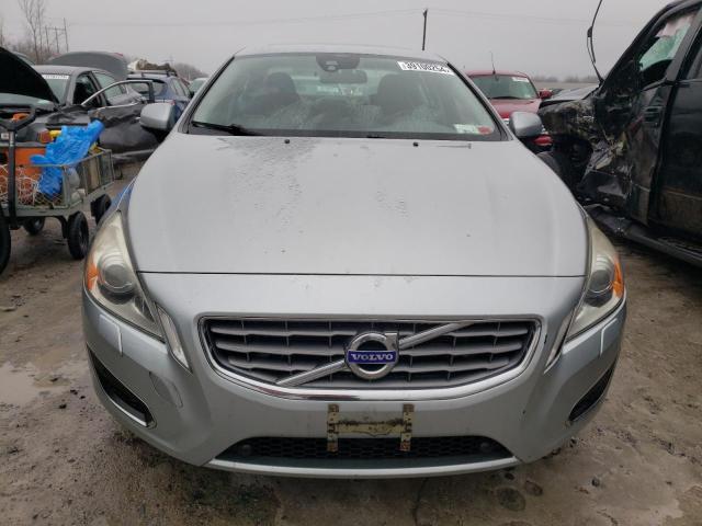 YV1612FH3D2186265 - 2013 VOLVO S60 T5 SILVER photo 5