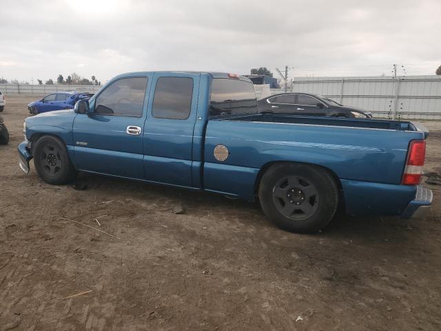 1GCEC19V32Z317139 - 2002 CHEVROLET SILVERADO C1500 BLUE photo 2