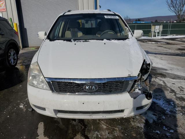 KNDMG4C77C6419073 - 2012 KIA SEDONA LX WHITE photo 5