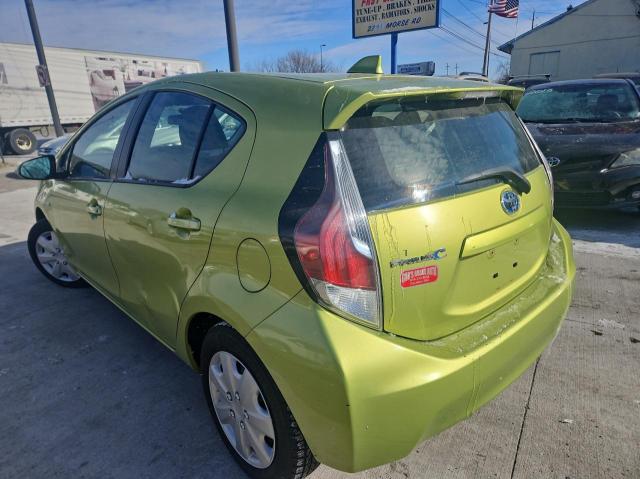 JTDKDTB34F1107853 - 2015 TOYOTA PRIUS C GREEN photo 3