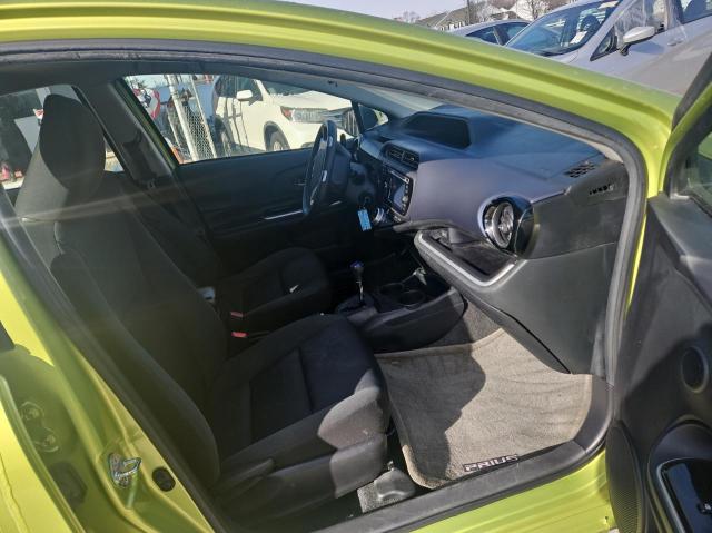 JTDKDTB34F1107853 - 2015 TOYOTA PRIUS C GREEN photo 5