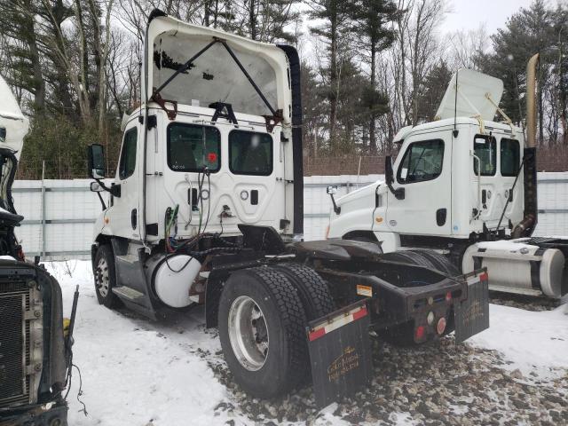 1FUBGBDV5GLGX1674 - 2016 FREIGHTLINER CASCADIA 1 WHITE photo 3