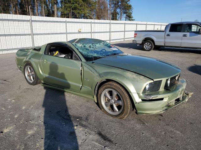 1ZVFT82H455193439 - 2005 FORD MUSTANG GT GREEN photo 4
