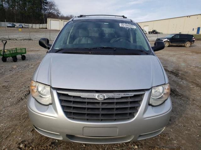 2C4GP54L25R513937 - 2005 CHRYSLER TOWN & COU TOURING 银色 照片 5