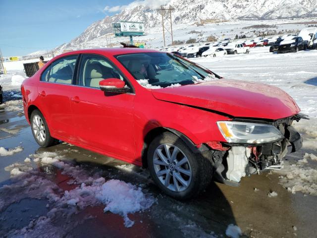 3VWD07AJ3EM317175 - 2014 VOLKSWAGEN JETTA SE RED photo 4