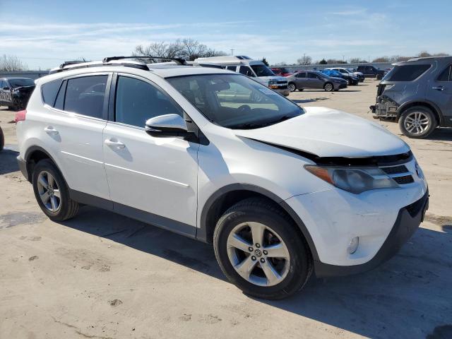 2T3WFREV8FW216295 - 2015 TOYOTA RAV4 XLE WHITE photo 4