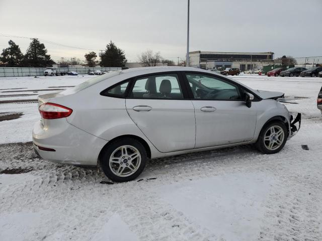 3FADP4BJ1KM159402 - 2019 FORD FIESTA SE SILVER photo 3