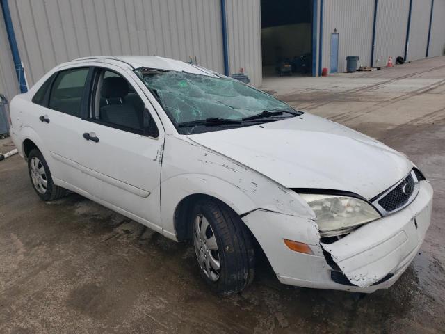 1FAFP34N07W101498 - 2007 FORD FOCUS ZX4 WHITE photo 4