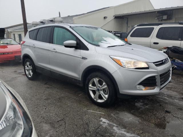 1FMCU9G97FUC24261 - 2015 FORD ESCAPE SE SILVER photo 4