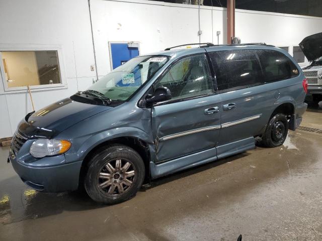 2A4GP54L96R766636 - 2006 CHRYSLER TOWN & COU TOURING BLUE photo 1