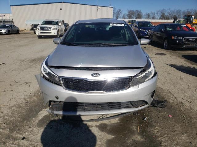 3KPFK4A7XHE054593 - 2017 KIA FORTE LX SILVER photo 5