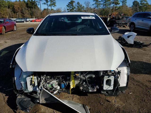 3KPF54ADXPE673089 - 2023 KIA FORTE GT LINE WHITE photo 5