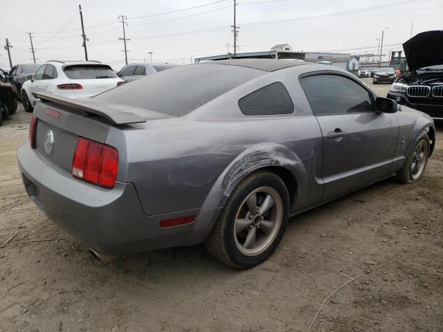 1ZVFT80N665174868 - 2006 FORD MUSTANG SILVER photo 3