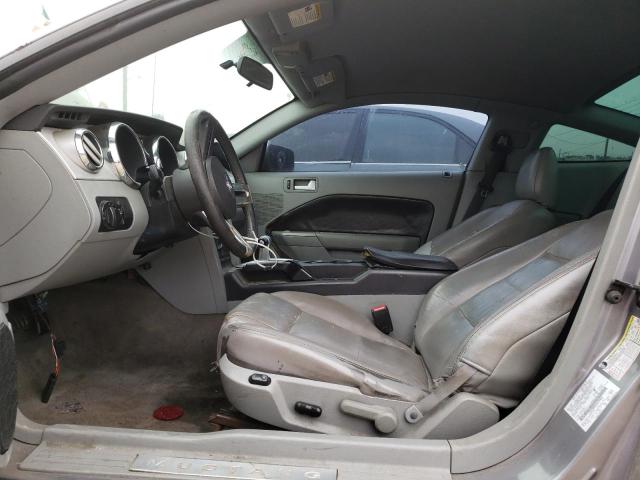 1ZVFT80N665174868 - 2006 FORD MUSTANG SILVER photo 7