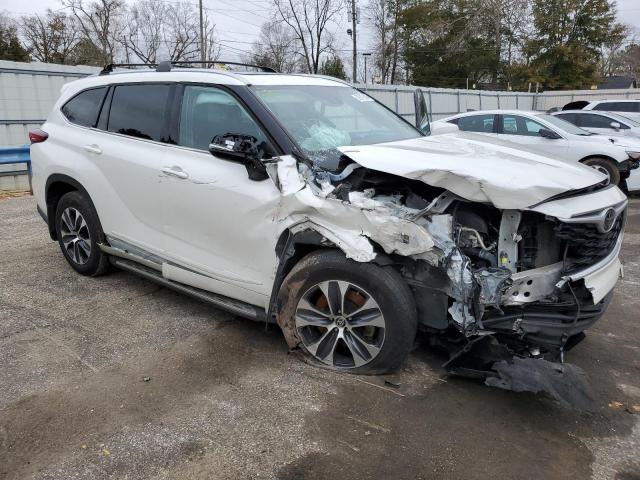 5TDGZRAH1MS531529 - 2021 TOYOTA HIGHLANDER XLE WHITE photo 4