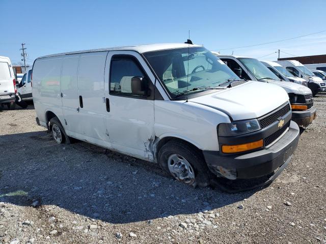 1GCWGAFP0K1186099 - 2019 CHEVROLET EXPRESS G2 WHITE photo 4