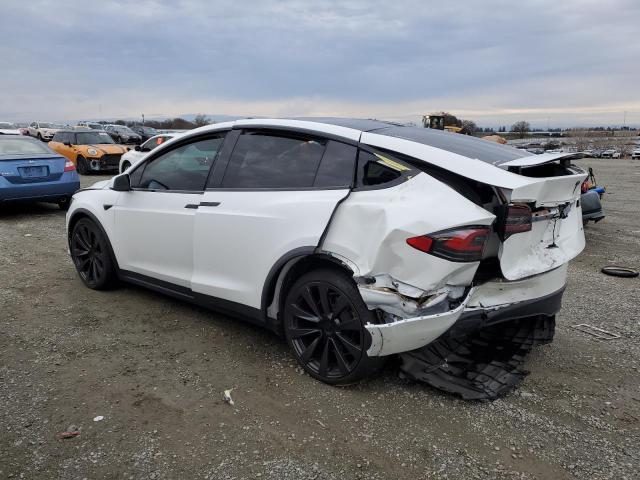 7SAXCBE67NF330177 - 2022 TESLA MODEL X WHITE photo 2