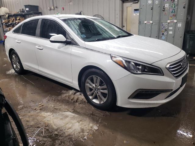 5NPE24AF8FH002536 - 2015 HYUNDAI SONATA SE WHITE photo 4