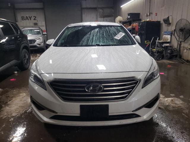 5NPE24AF8FH002536 - 2015 HYUNDAI SONATA SE WHITE photo 5