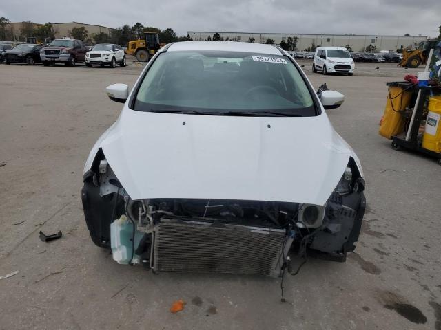 1FADP3K25GL270336 - 2016 FORD FOCUS SE WHITE photo 5