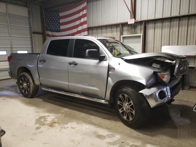 5TFDW5F11DX301614 - 2013 TOYOTA TUNDRA CREWMAX SR5 SILVER photo 4