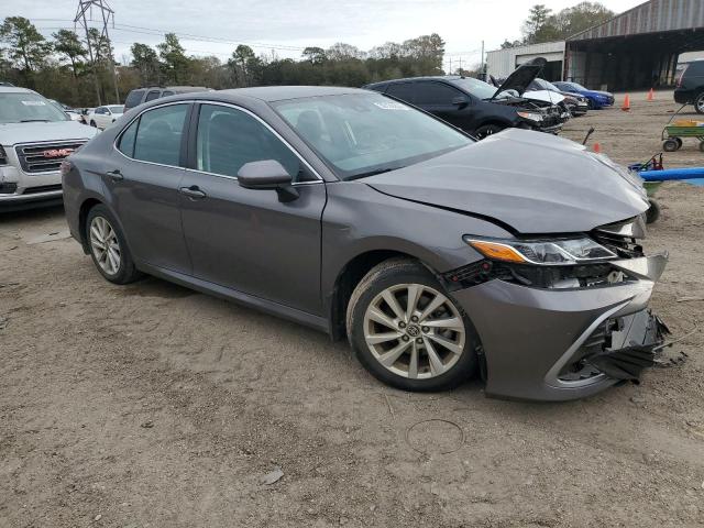 4T1C11AK4MU543104 - 2021 TOYOTA CAMRY LE GRAY photo 4