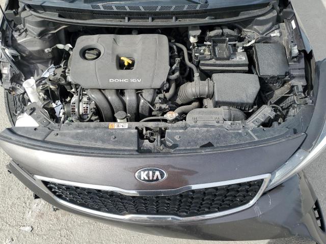 3KPFL4A7XJE194503 - 2018 KIA FORTE LX GRAY photo 11