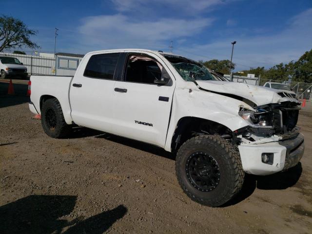 5TFDY5F13FX481191 - 2015 TOYOTA TUNDRA CREWMAX SR5 WHITE photo 4