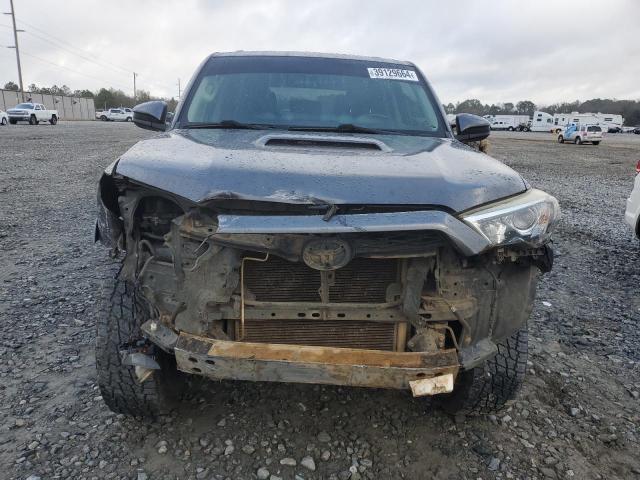 JTEBU5JR8F5251797 - 2015 TOYOTA 4RUNNER SR5 GRAY photo 5