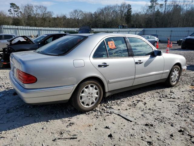 WDBJF65H0XA946770 - 1999 MERCEDES-BENZ E 320 SILVER photo 3