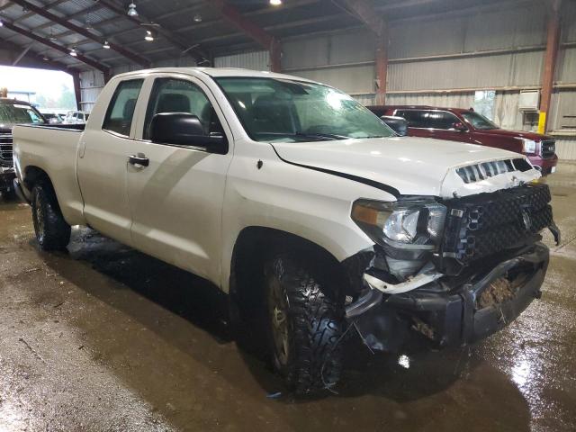5TFRM5F10JX129647 - 2018 TOYOTA TUNDRA DOUBLE CAB SR/SR5 WHITE photo 4