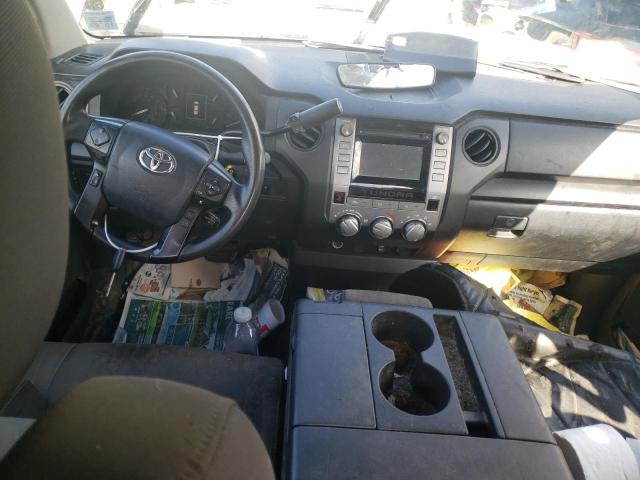 5TFRM5F10JX129647 - 2018 TOYOTA TUNDRA DOUBLE CAB SR/SR5 WHITE photo 8