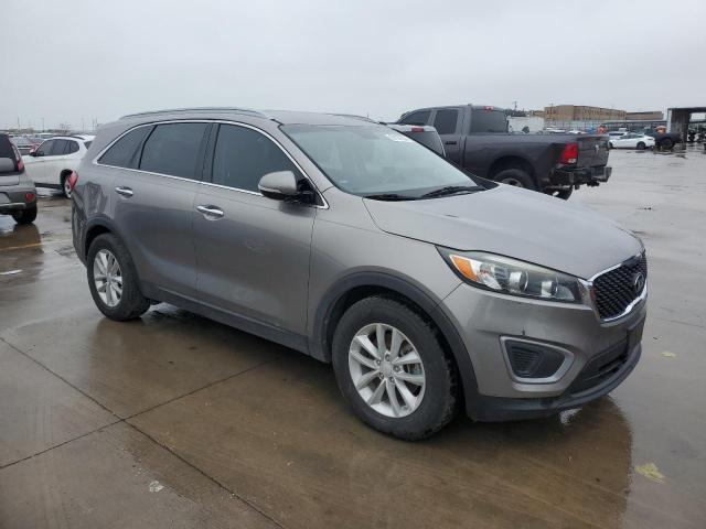 5XYPG4A55HG286073 - 2017 KIA SORENTO LX GRAY photo 4