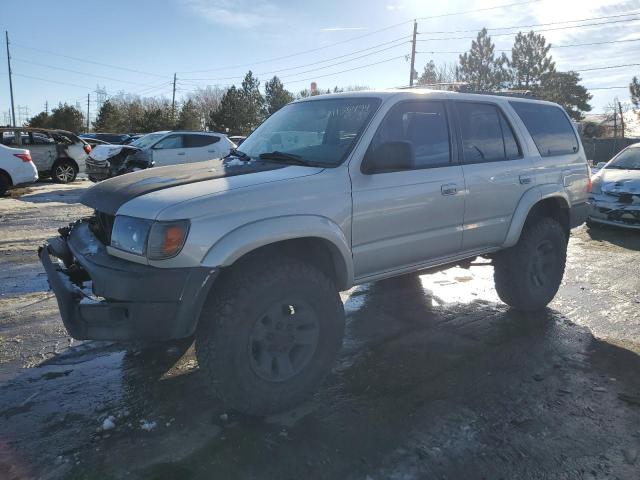 2000 TOYOTA 4RUNNER SR5, 