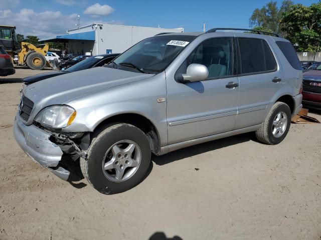 4JGAB54E5YA171748 - 2000 MERCEDES-BENZ ML 320 SILVER photo 1