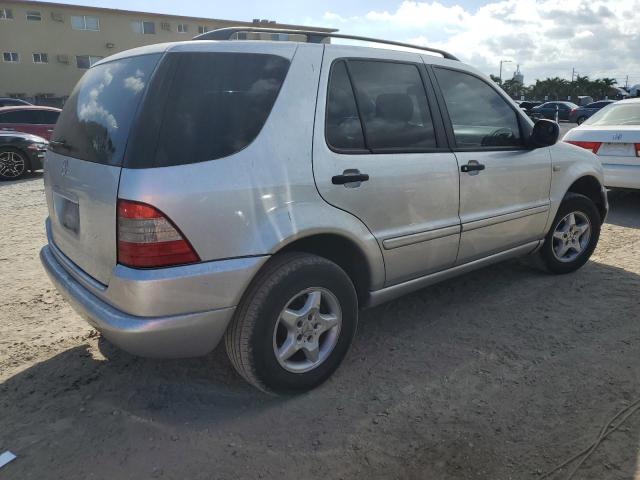 4JGAB54E5YA171748 - 2000 MERCEDES-BENZ ML 320 SILVER photo 3