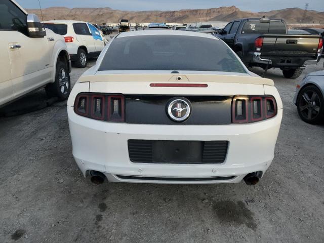 1ZVBP8AM5E5210315 - 2014 FORD MUSTANG WHITE photo 6