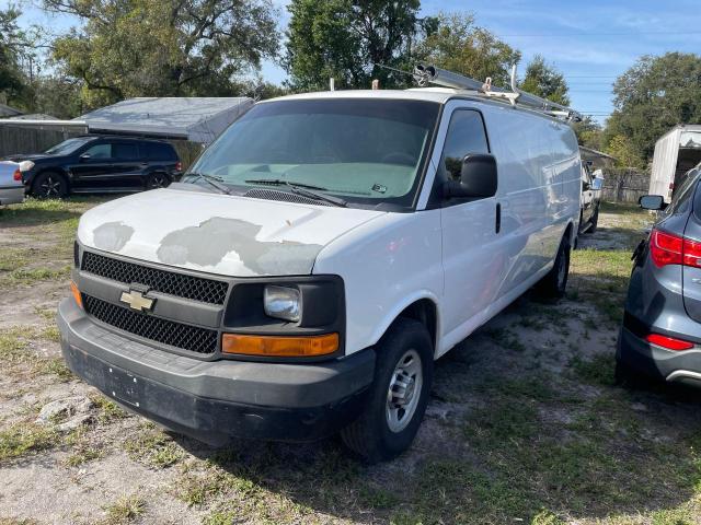 1GCZGUBA1B1170669 - 2011 CHEVROLET EXPRESS G3 WHITE photo 2