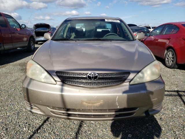 4T1BF32K62U535414 - 2002 TOYOTA CAMRY LE BROWN photo 5