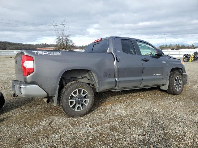 5TFUY5F1XHX676109 - 2017 TOYOTA TUNDRA DOUBLE CAB SR/SR5 GRAY photo 3