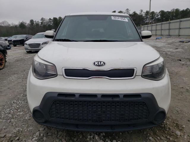 KNDJN2A20E7103158 - 2014 KIA SOUL WHITE photo 5