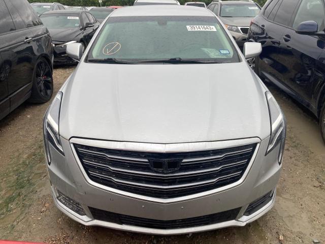 2G61M5S37J9158360 - 2018 CADILLAC XTS LUXURY SILVER photo 5